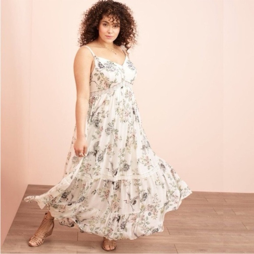 TORRID Runway Collection Ivory Floral Bird Tiered Chiffon Maxi Dress size 2X NWT
